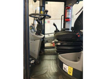 Skid steer loader Yanmar V80-5: picture 5