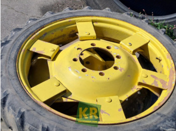 Wheel and tire package JOHN DEERE