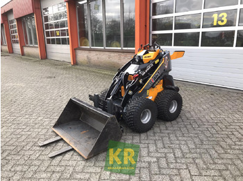 Compact loader GIANT