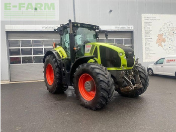 Farm tractor CLAAS Axion 930