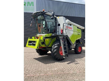 Combine harvester CLAAS