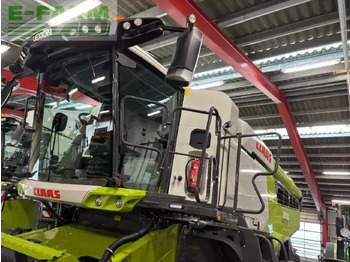 Combine harvester CLAAS Lexion 8700