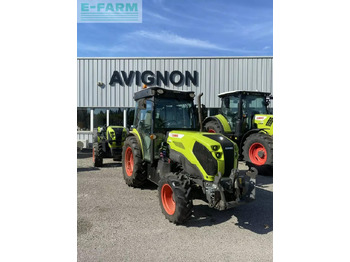 Farm tractor CLAAS Nexos