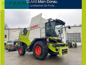 Combine harvester CLAAS