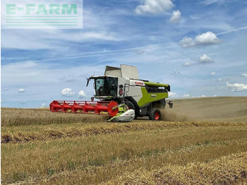 Combine harvester CLAAS