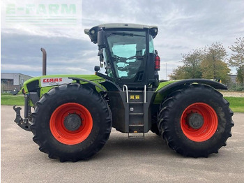 Farm tractor CLAAS Xerion 3800