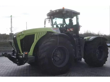 Farm tractor CLAAS Xerion 5000