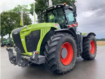 Farm tractor CLAAS Xerion 5000