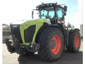 Farm tractor CLAAS Xerion 5000