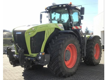 Farm tractor CLAAS Xerion 5000