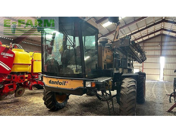 Trailed sprayer