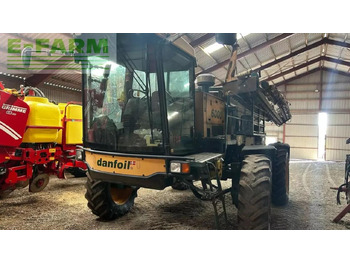 Trailed sprayer
