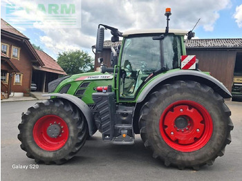 Farm tractor FENDT 722 Vario