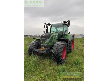 Farm tractor FENDT 724 Vario