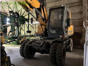 Wheel excavator JCB JS130W