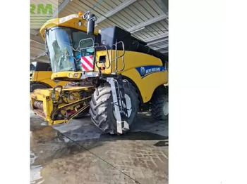Combine harvester NEW HOLLAND CR9080