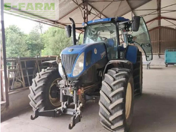 Farm tractor NEW HOLLAND T7.220