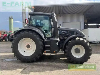 Farm tractor VALTRA
