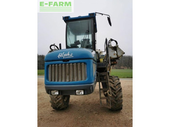 Trailed sprayer