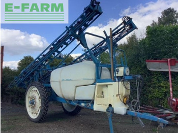 Trailed sprayer