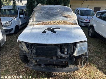 Pickup truck NISSAN