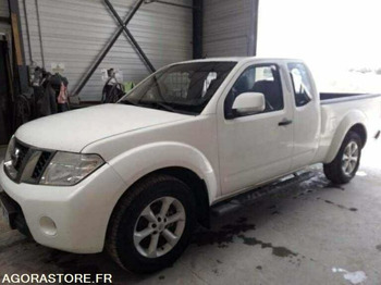 Pickup truck NISSAN Navara