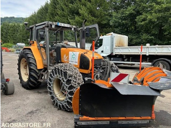 Farm tractor RENAULT