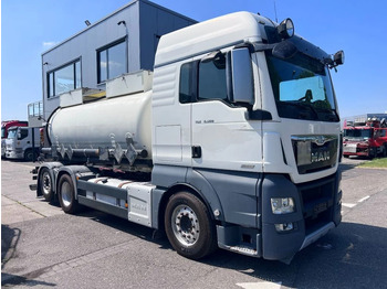 MAN TGX 26.560 6X2 EURO 6 - 11.500L VACUUM CLEANER - 2 COMPARTIMENTEN + INTARDER leasing MAN TGX 26.560 6X2 EURO 6 - 11.500L VACUUM CLEANER - 2 COMPARTIMENTEN + INTARDER: picture 3 MAN TGX 26.560 6X2 EURO 6 - 11.500L VACUUM CLEANER - 2 COMPARTIMENTEN + INTARDER leasing MAN TGX 26.560 6X2 EURO 6 - 11.500L VACUUM CLEANER - 2 COMPARTIMENTEN + INTARDER: picture 3