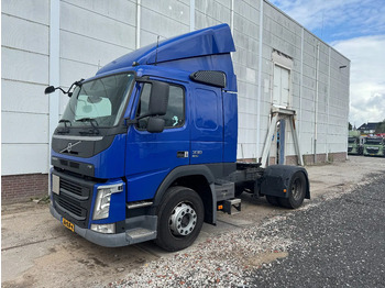 Tractor unit VOLVO FM 330