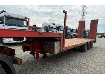 Low loader semi-trailer