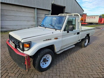 Pickup truck TOYOTA Land Cruiser