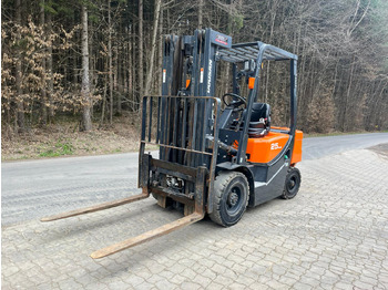 Diesel forklift Doosan D 25 GP: picture 3