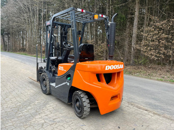 Diesel forklift Doosan D 25 GP: picture 5