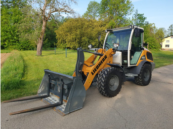 Wheel loader Liebherr L 504 C: picture 3