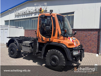 Truck MERCEDES-BENZ