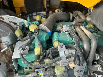 Excavator 2016 VOLVO ECR88D MIDI EXCAVATOR: picture 4