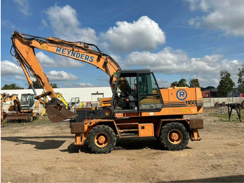 Wheel excavator CASE