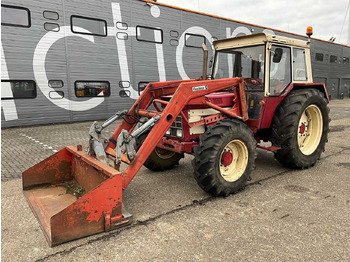 Farm tractor INTERNATIONAL