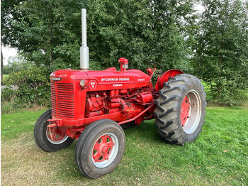Farm tractor McCORMICK