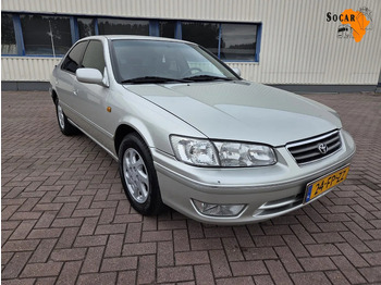 Sedan TOYOTA