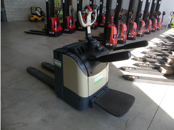 Pallet truck Transpalette accompagnant porté debout Crown WT3020: picture 2