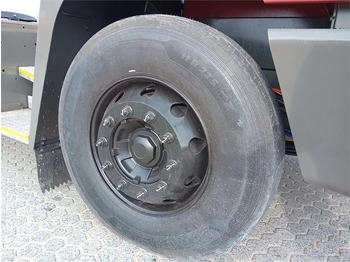 Terminal tractor Terberg YT220: picture 3