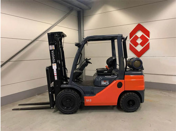 LPG forklift Toyota 02-8FGF30: picture 2 LPG forklift Toyota 02-8FGF30: picture 2