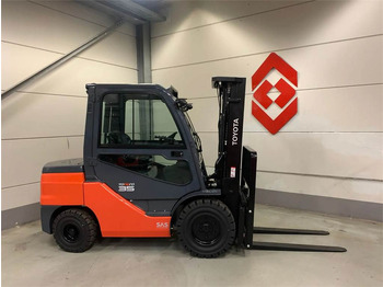 Diesel forklift TOYOTA