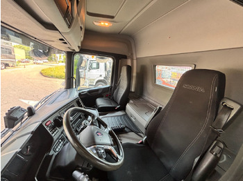 Skip loader truck SCANIA G360: picture 4