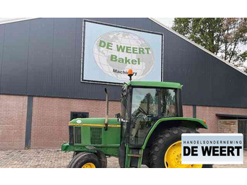 Farm tractor JOHN DEERE