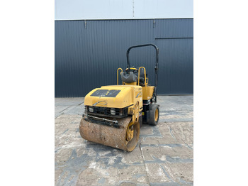 Roller CATERPILLAR 225