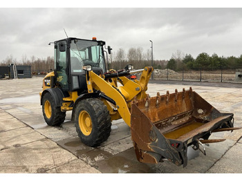 Wheel loader CATERPILLAR 908M