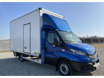 Closed box van IVECO Daily