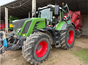 Farm tractor FENDT 828 Vario